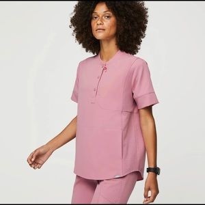 Figs Gidya Henley Top CHALK PINK - XS